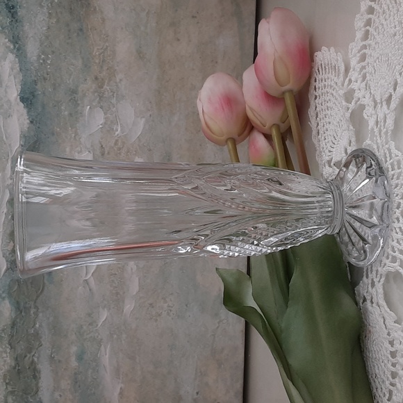 Pressed Clear Glass 7" Footed Bud Vase Diamond Leaf Pattern - Picture 1 of 7